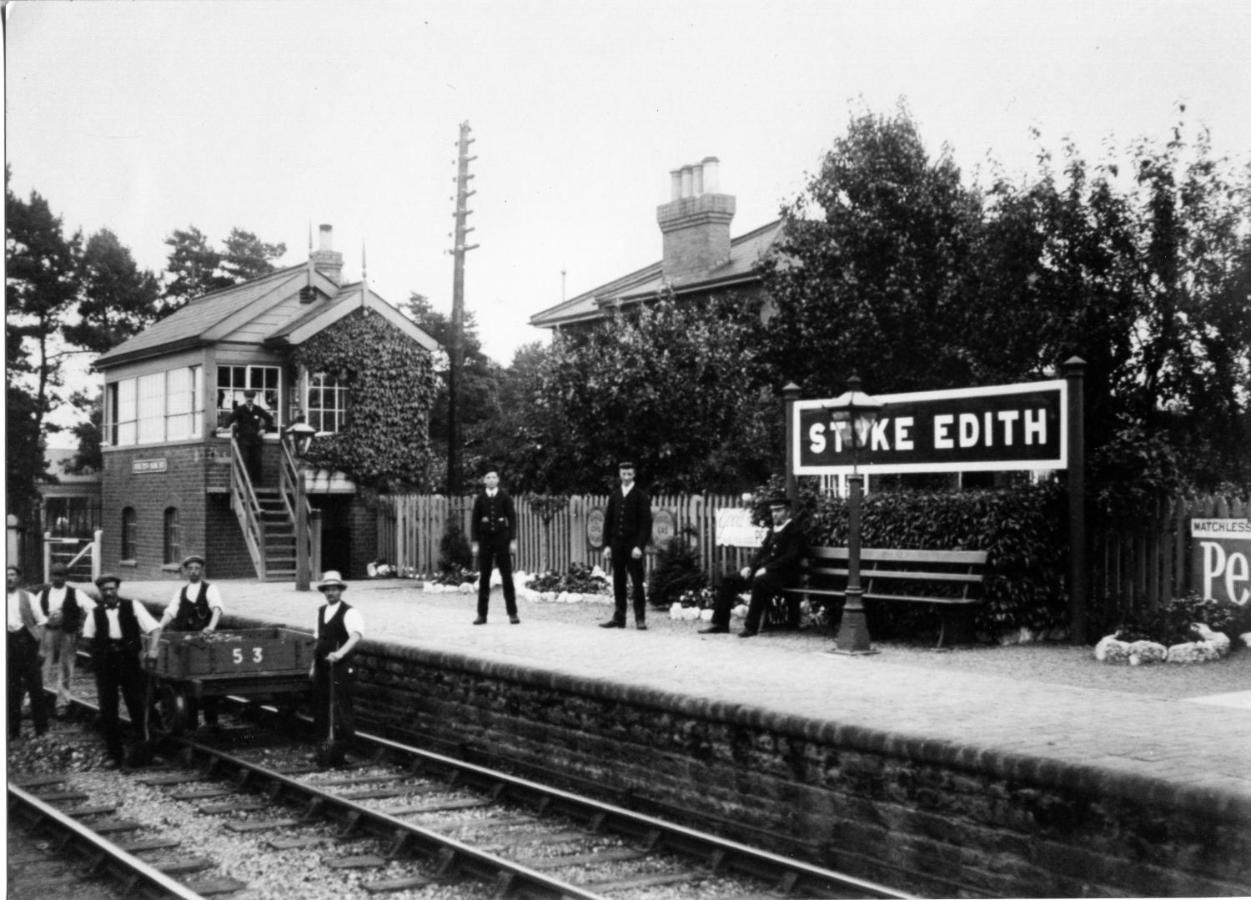 The Booking Office, Stoke Edith Station Херефорд Экстерьер фото