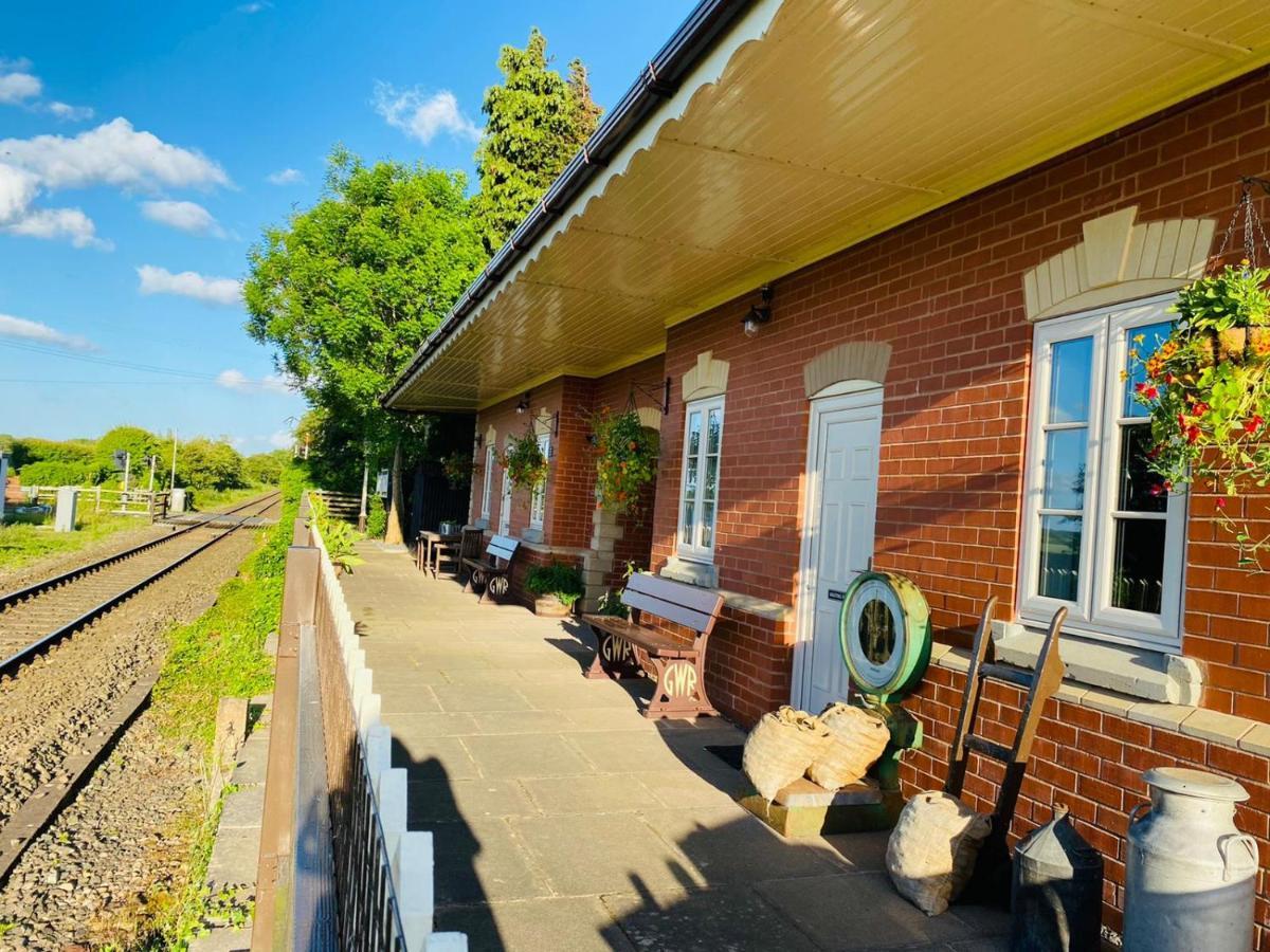 The Booking Office, Stoke Edith Station Херефорд Экстерьер фото