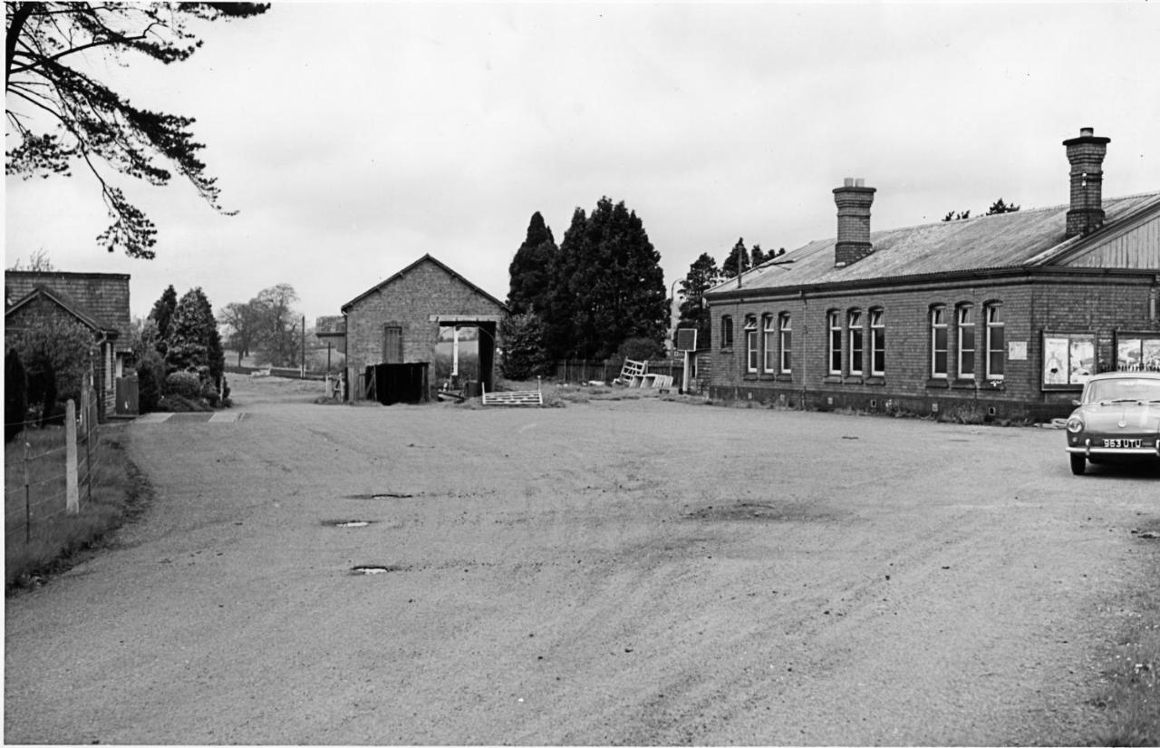 The Booking Office, Stoke Edith Station Херефорд Экстерьер фото